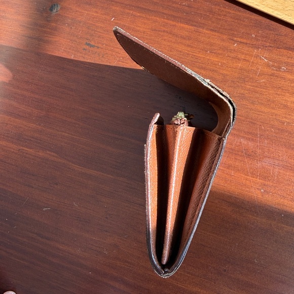 Louis Vuitton wallet - Picture 9 of 9